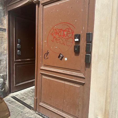 A Private Room In City Center In Bratislava Esterno foto