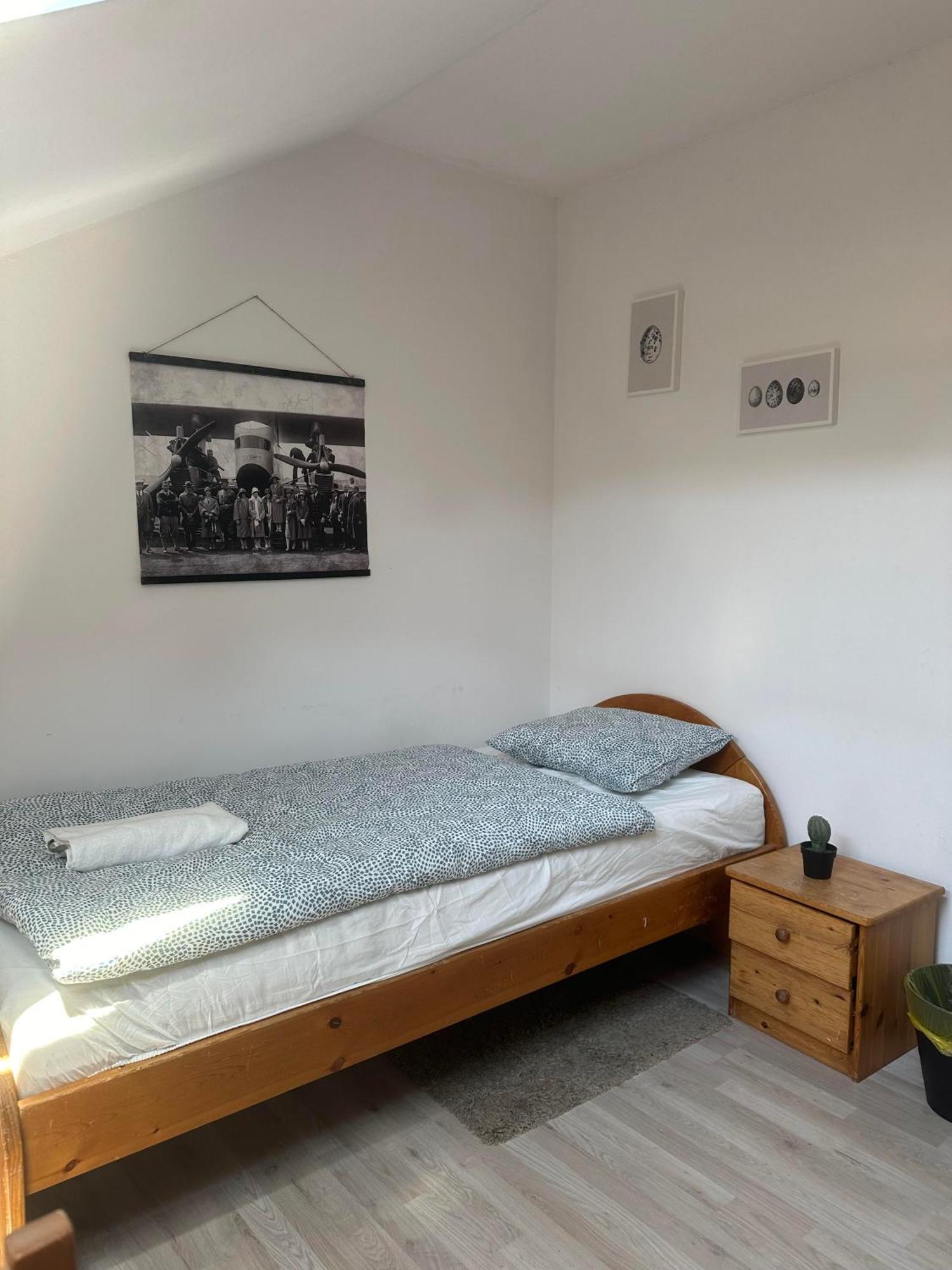 A Private Room In City Center In Bratislava Esterno foto