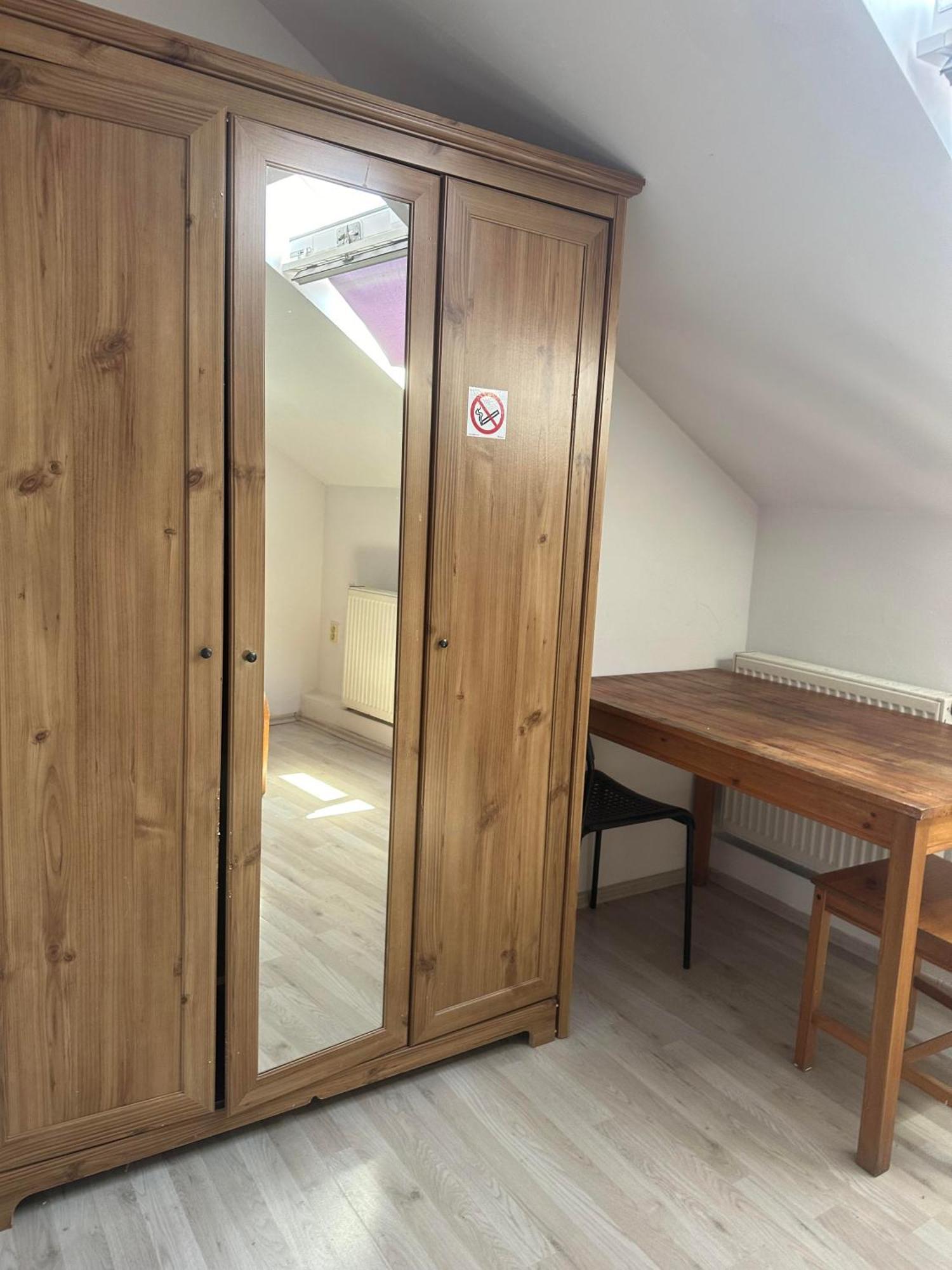 A Private Room In City Center In Bratislava Esterno foto